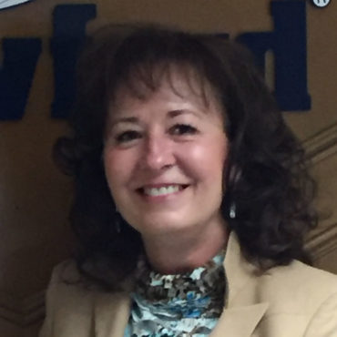 7 Lynn Kelly, Insurance Woman of the Year; senior adjuster, Crawford & Company (Canada) Inc.