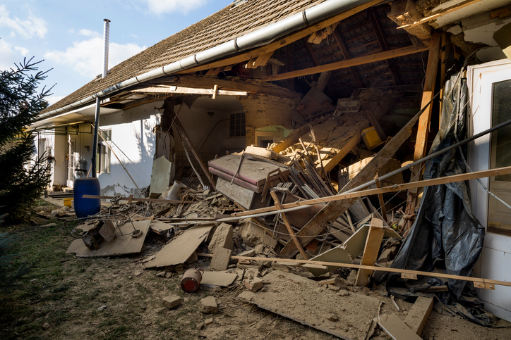 Strong earthquake canada