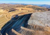 Yukon prepares for busy, expensive few months at site of ore slide before freeze-up
