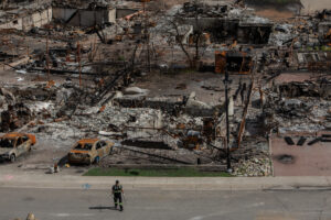 Report says Alberta government created command challenges fighting Jasper wildfire Image