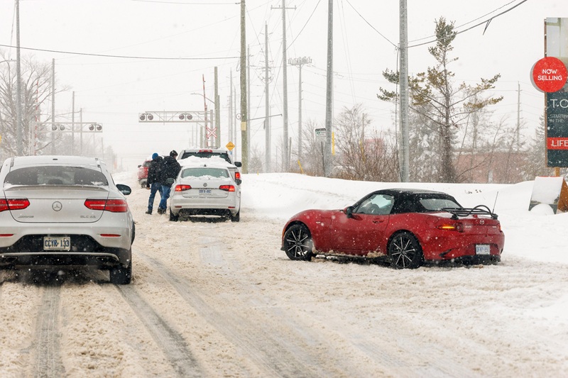 Ontario storm to linger, with 70 cm of snow possible in some areas