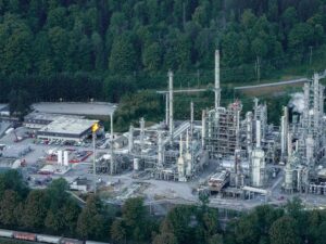 Despite small gains on emissions, B.C. still scrapping climate measures Image