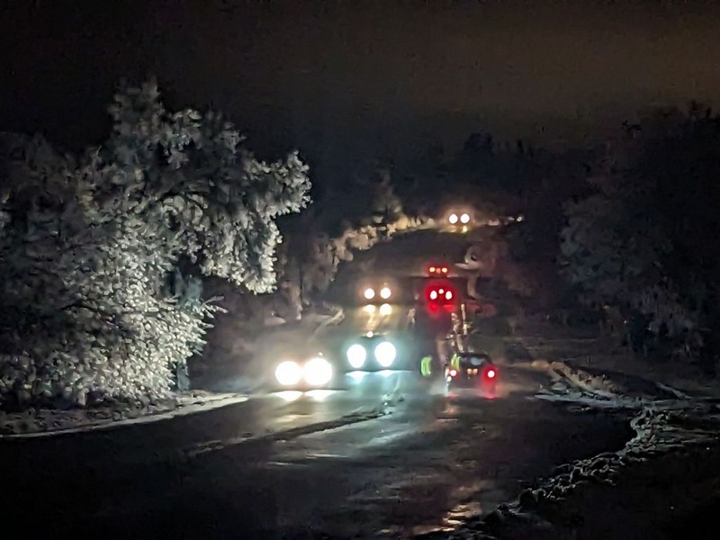 Flash freezing rain disrupting power in residential areas around Ottawa and Gatineau, Que.