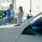 Quebec gives auto dealers more time for replacement insurance changes