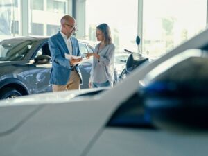 Quebec gives auto dealers more time for replacement insurance changes Image