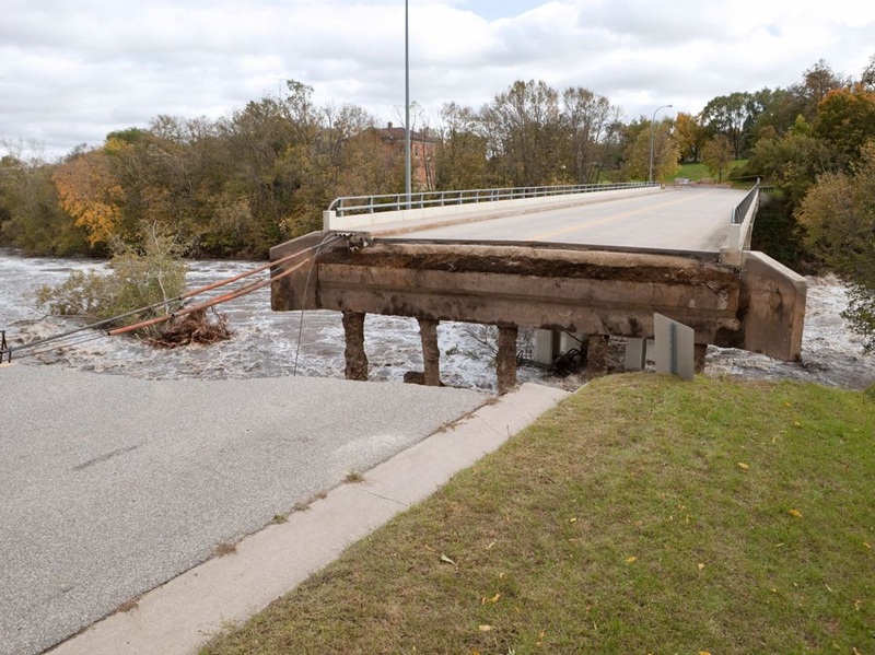 Manitoba floods bring evacuation orders, states of emergency