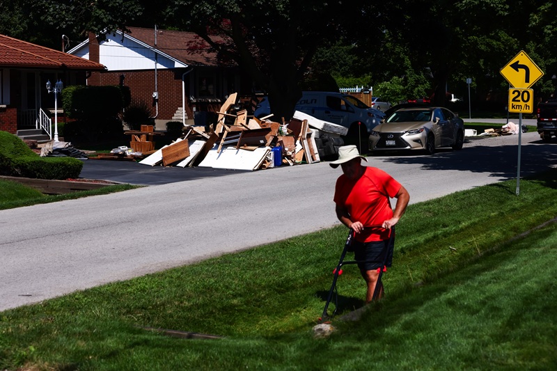 After Niagara flooding, residents demand new approach to flood protection